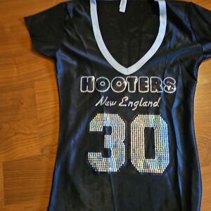 Hooters Black and Silver Women's Jersey Top